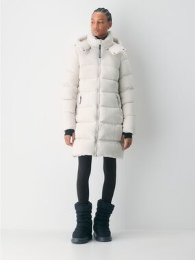 Aritzia The Super Puff™ The SuperSnug Puff™ Mid - cliMATTE™